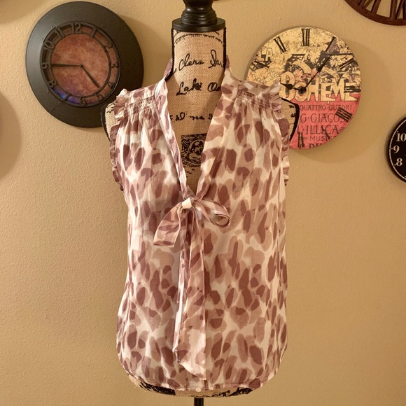 AT Loft Sheer Sleeveless Blouse - Picture 3 of 8